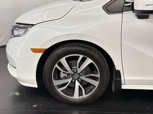 Certified 2024 Honda Odyssey Touring image 10