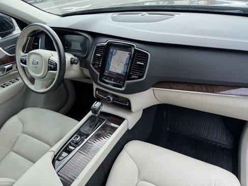 Used 2016 Volvo XC90 T6 Momentum w/ Momentum Plus Package image 20