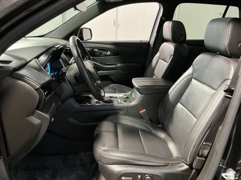 Used 2023 Chevrolet Traverse RS image 21