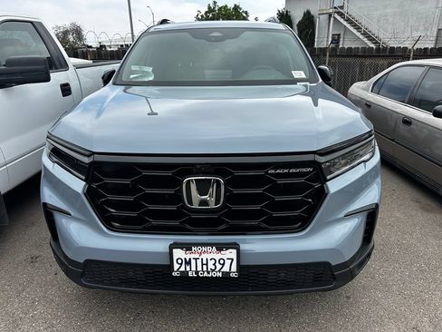 Used 2025 Honda Pilot Black Edition image 5