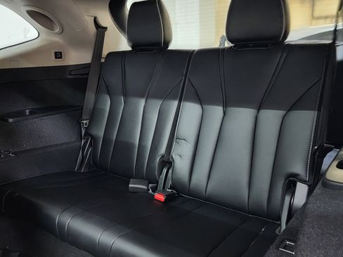 Used 2023 Acura MDX SH-AWD w/ Advance Package image 19