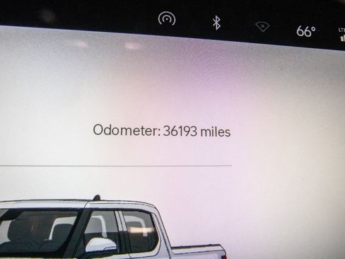 Used 2023 Rivian R1T Adventure image 19