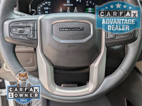 Used 2023 GMC Yukon XL Denali AWD/4WD image 6