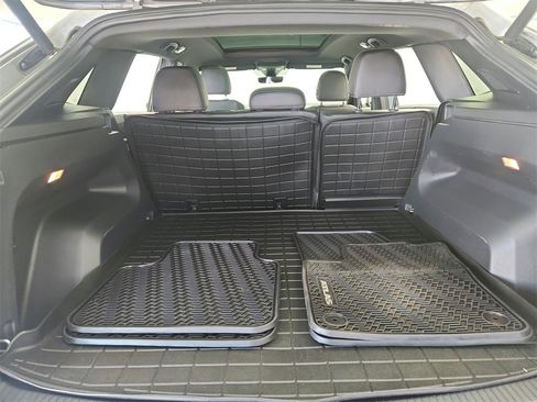 Used 2021 Volkswagen Atlas Cross Sport SEL Premium image 29