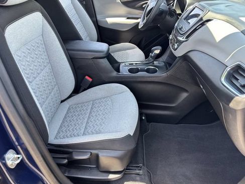 Used 2022 Chevrolet Equinox LS FWD image 11