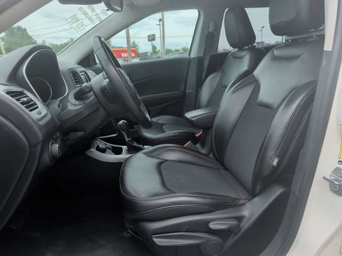 Used 2018 Jeep Compass Latitude AWD/4WD image 8