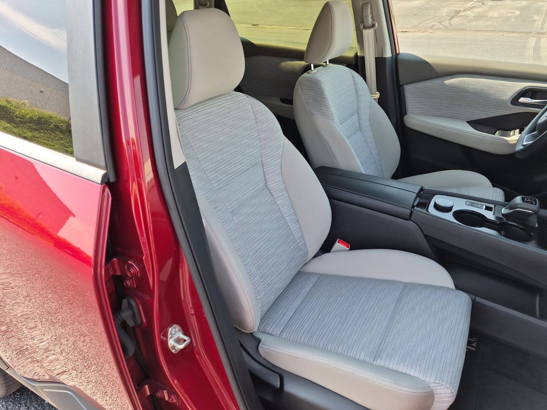Used 2023 Nissan Rogue SV AWD/4WD image 27