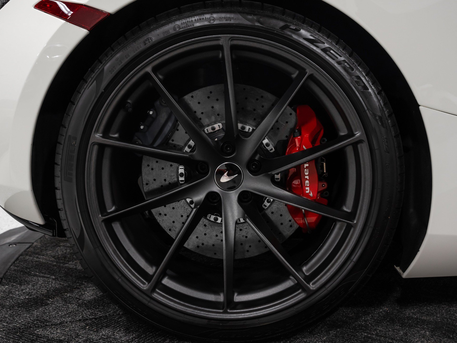 Used 2021 McLaren 720S Performance RWD image 43