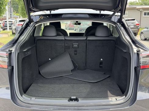 Used 2024 Tesla Model Y Long Range RWD image 13