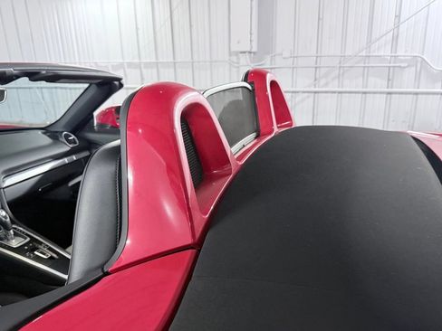 Used 2018 Porsche 718 Boxster RWD image 20