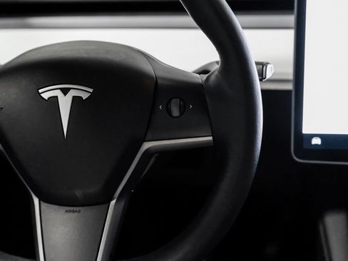 Used 2023 Tesla Model Y Long Range AWD/4WD image 19