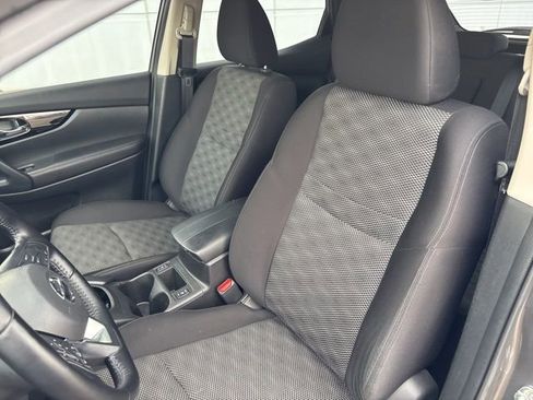 Used 2022 Nissan Rogue Sport SV image 24