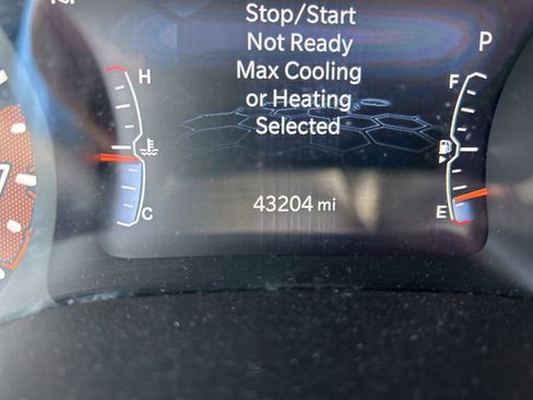 Used 2024 Jeep Compass Trailhawk image 18