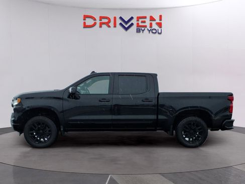 Certified 2022 Chevrolet Silverado 1500 High Country w/ High Country Premium Package AWD/4WD image 3