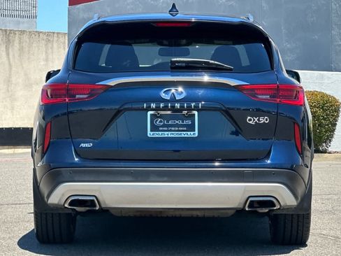 Used 2019 INFINITI QX50 Essential w/ Sensory Package AWD/4WD image 8