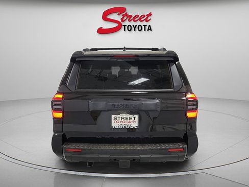 New 2026 Toyota 4Runner SR5 AWD/4WD image 3
