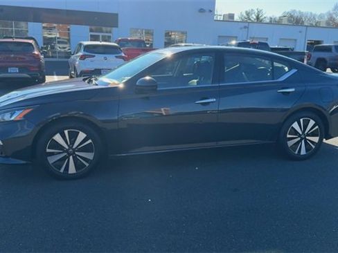 Used 2019 Nissan Altima 2.5 SV image 5