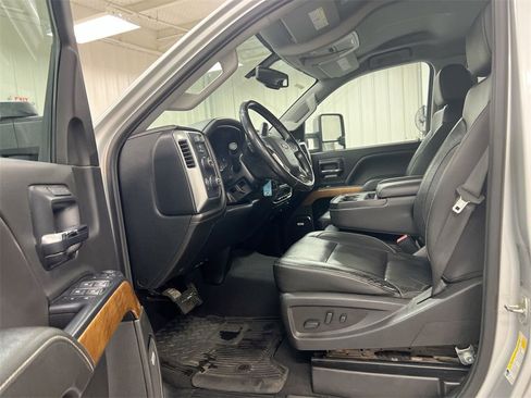 Used 2019 Chevrolet Silverado 3500 LTZ w/ Duramax Plus Package image 17