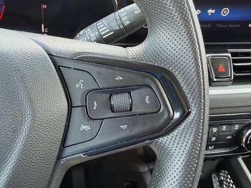 Used 2025 Chevrolet TrailBlazer LT AWD/4WD image 23
