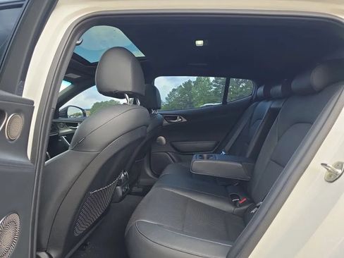 Used 2018 Kia Stinger GT1 AWD/4WD image 38