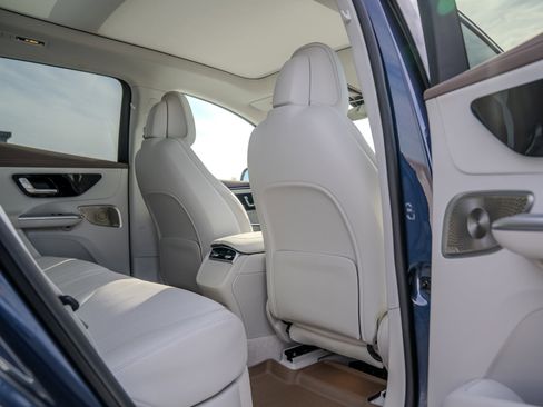 Used 2023 Mercedes-Benz EQE 350+ 4MATIC SUV image 28