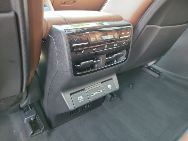 Used 2024 Acura MDX w/ Advance Package AWD/4WD image 11