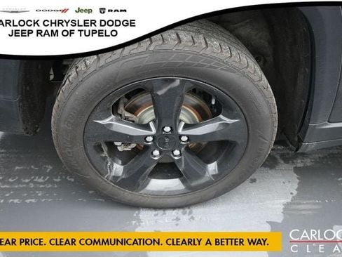 Used 2023 Jeep Grand Cherokee L Laredo AWD/4WD image 43