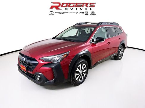Certified 2025 Subaru Outback Premium w/ Popular Package #1 AWD/4WD image 3