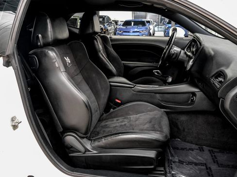 Used 2017 Dodge Challenger R/T Scat Pack RWD image 40
