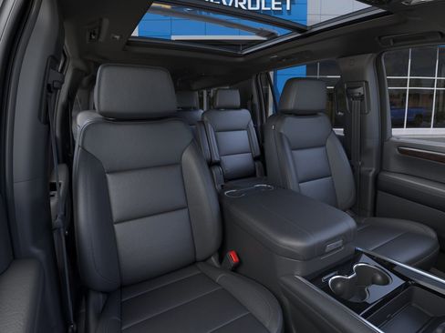 New 2026 Chevrolet Suburban Z71 w/ Comfort Package image 16