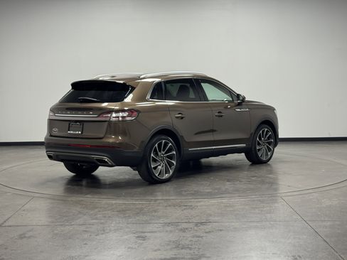 Used 2022 Lincoln Nautilus Reserve w/ Equipment Group 201A image 8