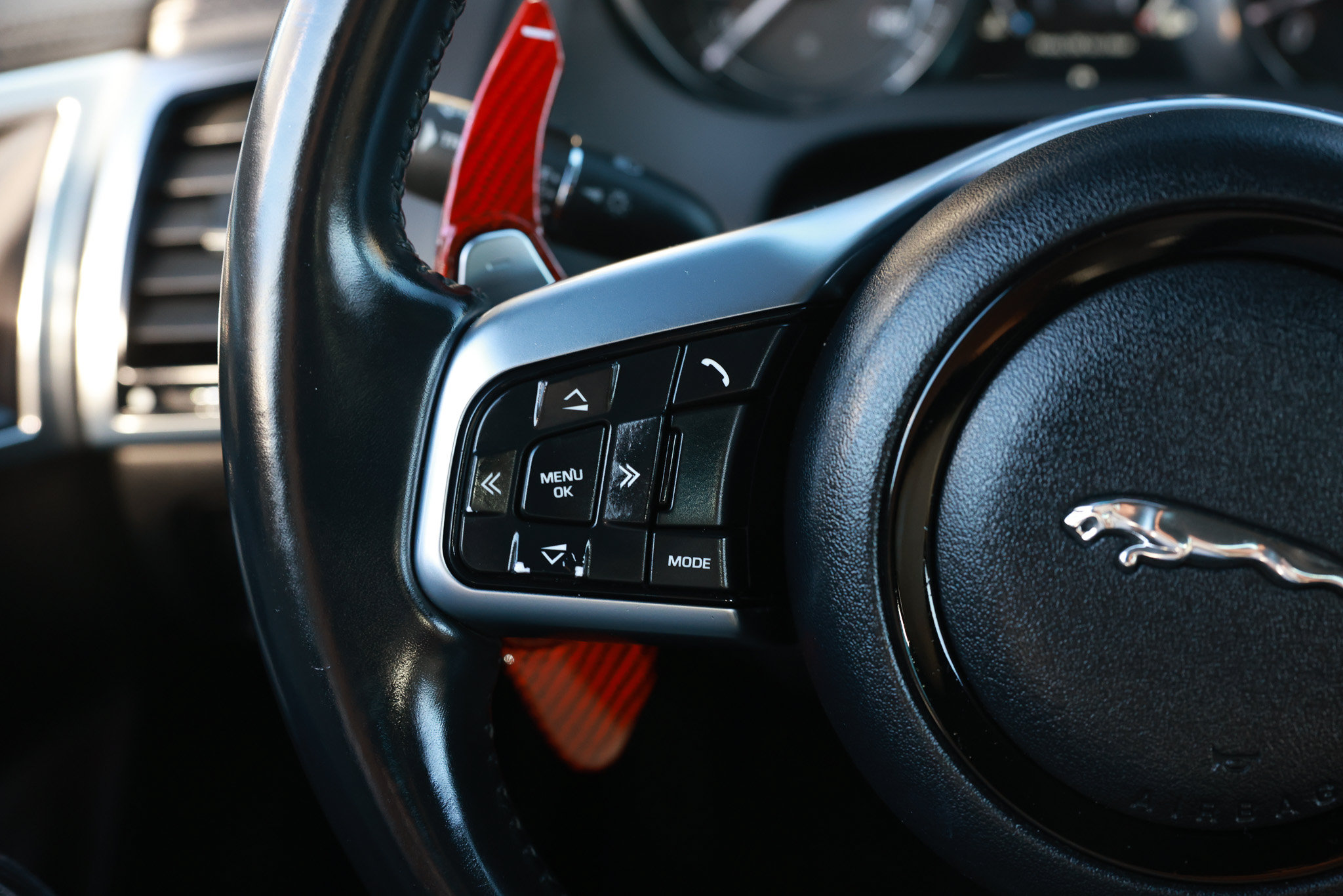 Used 2018 Jaguar F-TYPE Convertible RWD image 24