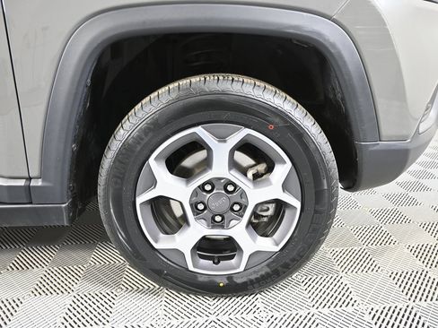 Used 2022 Jeep Compass Trailhawk w/ Trailhawk Convenience Group image 11