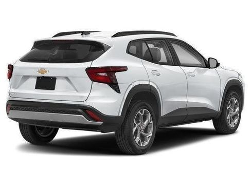 Certified 2025 Chevrolet Trax LS FWD image 68