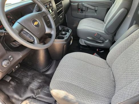 New 2026 Chevrolet Express 3500 RWD image 4
