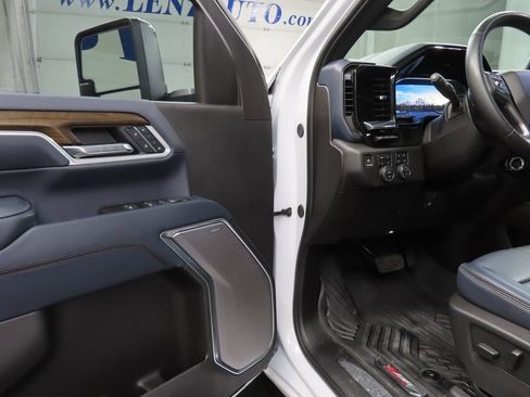 Used 2025 Chevrolet Silverado 2500 High Country w/ High Country Premium Package image 47