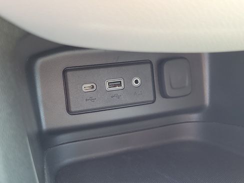 Used 2023 Chevrolet Equinox LT FWD image 27