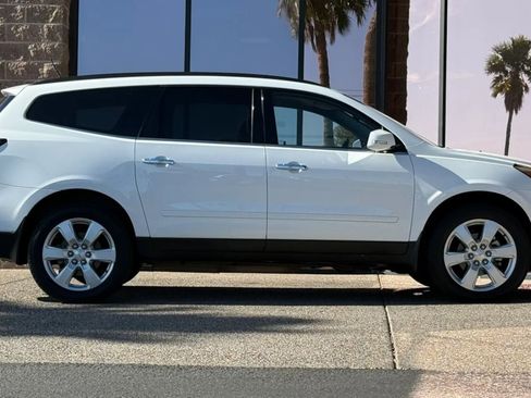Used 2017 Chevrolet Traverse LT w/ Style and Technology Package AWD/4WD image 15