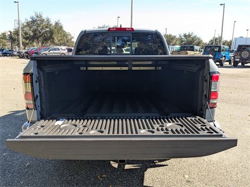 Used 2022 Nissan Frontier PRO-4X w/ Pro-4X Premium Package image 12