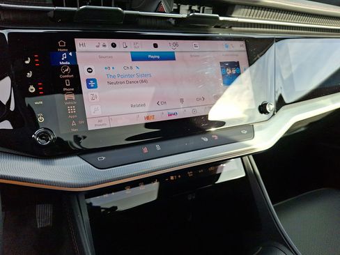 Used 2024 Jeep Wagoneer Launch Edition image 14