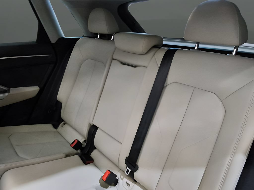 Used 2022 Audi Q3 2.0T Premium w/ Convenience Package AWD/4WD image 14