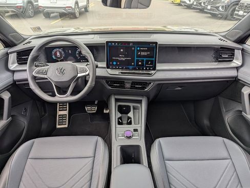 New 2026 Volkswagen Tiguan SE R-Line AWD/4WD image 24