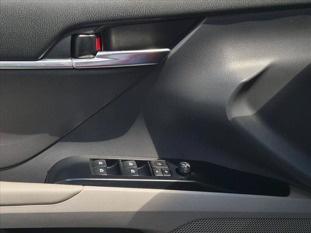 Used 2019 Toyota Camry LE FWD image 2