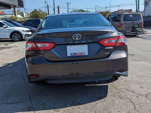 Used 2018 Toyota Camry LE image 8