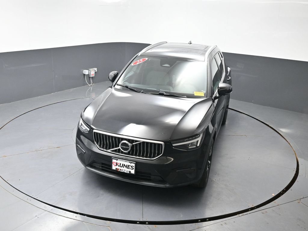 Used 2025 Volvo XC40 B5 Core AWD/4WD image 44