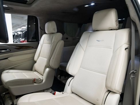 Used 2021 Cadillac Escalade ESV Sport Platinum w/ LPO, ONYX Package image 22