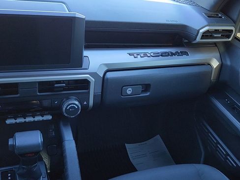 Used 2024 Toyota Tacoma TRD Sport image 6