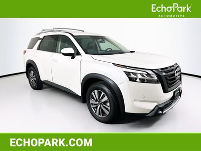 Used 2023 Nissan Pathfinder SL w/ Lighting Package (N92)