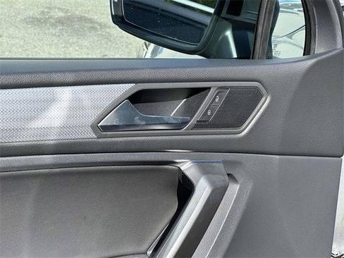 Used 2022 Volkswagen Tiguan S image 13