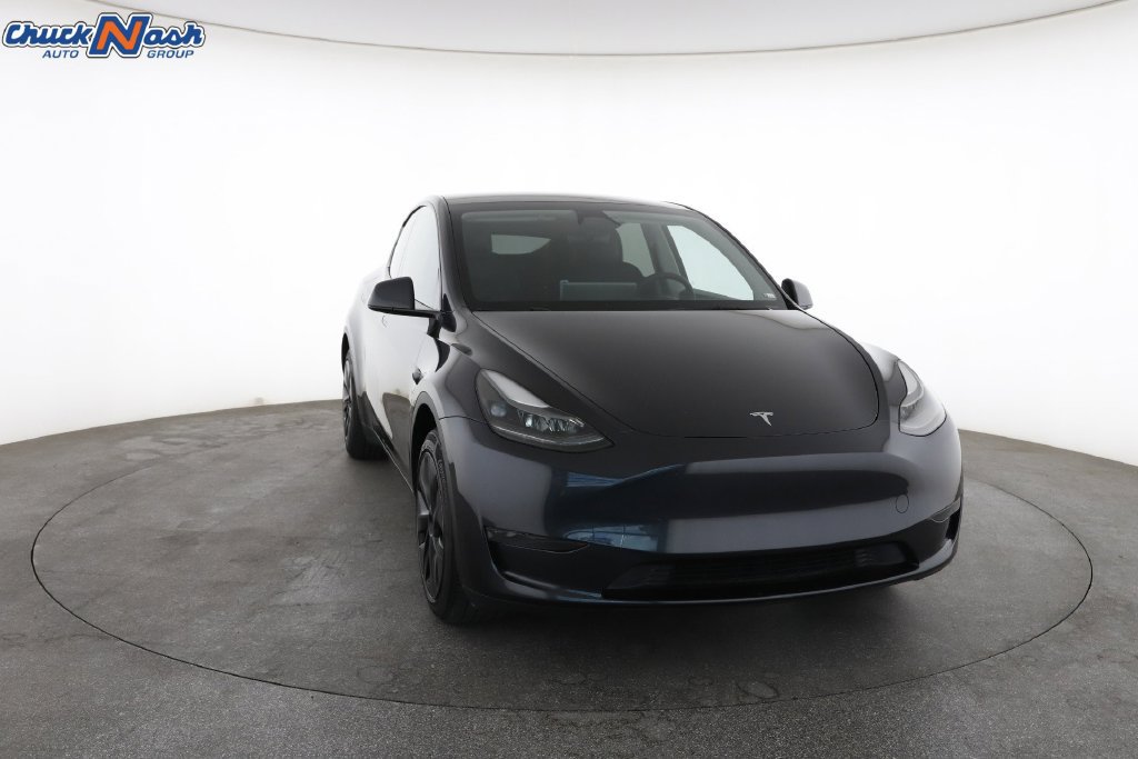 Used 2024 Tesla Model Y 2WD image 3
